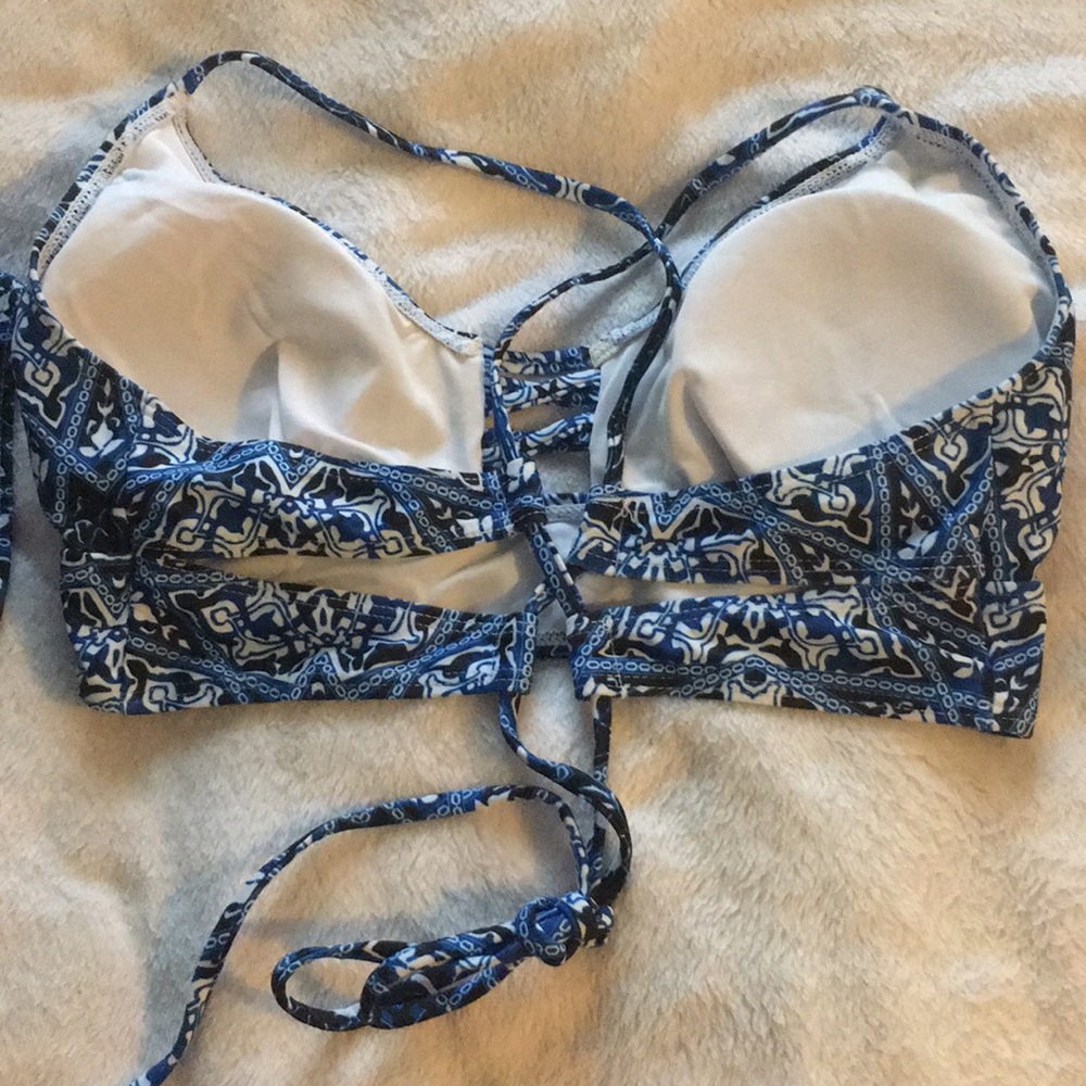 Bikini - Picture 4 of 4